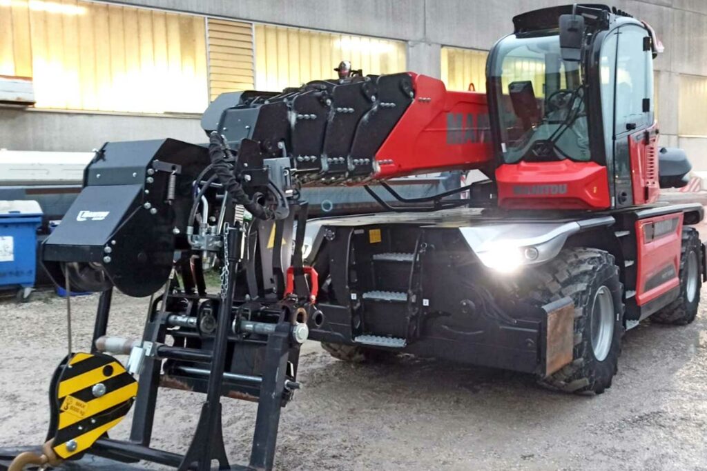 Obrotowa ładowarka teleskopowa Manitou MRT 3060 o udźwigu 6 ton i wysięgu 30 m